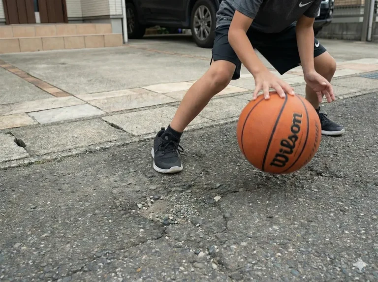 自宅バスケの騒音対策｜庭や駐車場でのドリブル音を抑える「防音」と「床材」の選び方